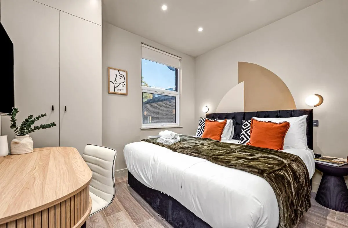 Image 2 of Consort 3A- 4 | Stylish Compact Studio with Kitchennette and Full Communal Kitchen