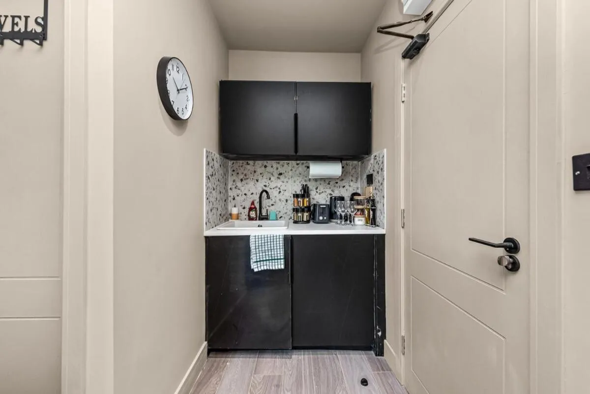 Image 3 of Consort 3A- 4 | Stylish Compact Studio with Kitchennette and Full Communal Kitchen