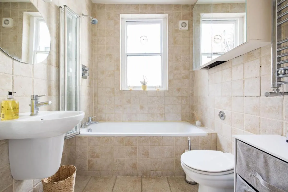 Image 3 of Contemporary 1 Bedroom Bloomsbury Apartment