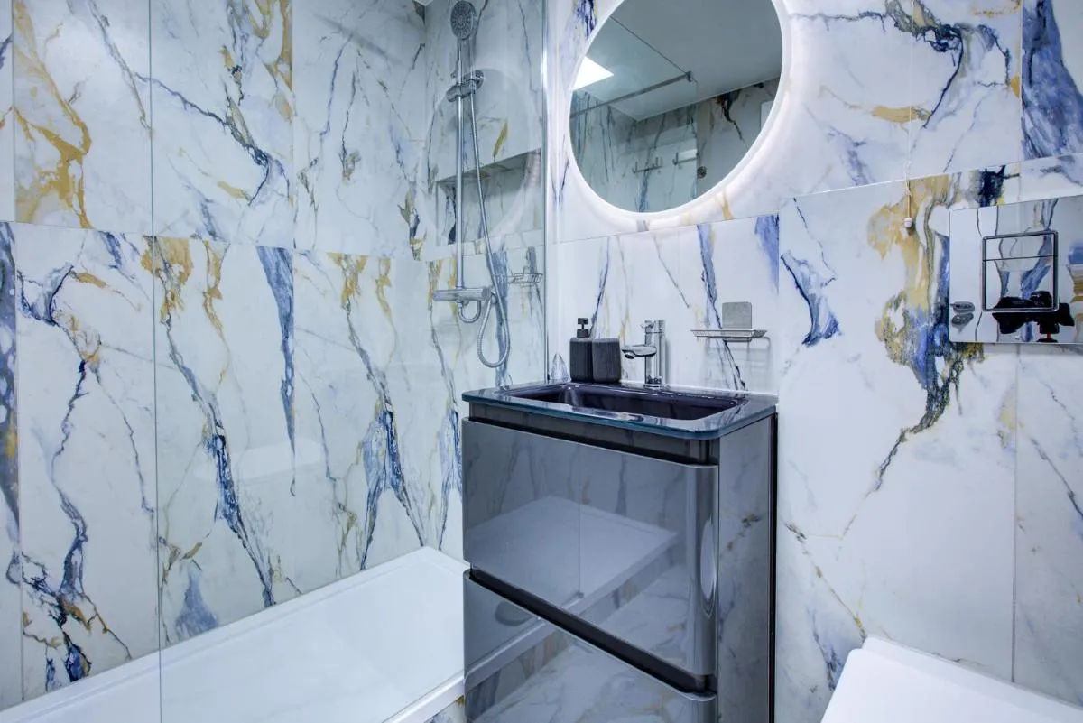 Image 3 of Contemporary 2-Bedroom Apartment in Wanstead, London