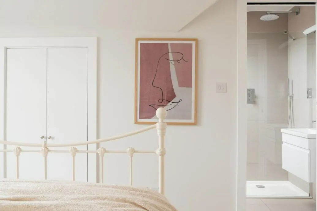Image 3 of Contemporary 2 Bed Loft Honor Oak, London Apt