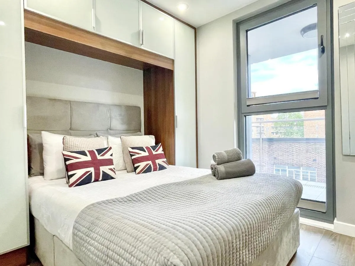 Image 5 of Contemporary Apartments with Private Balconies in Hoxton near Shoreditch, Old Street, Islington by NourNest Apartments