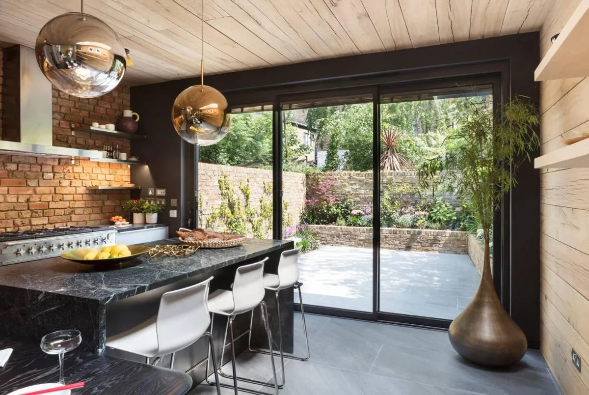 Image 5 of Contemporary Boutique Residence