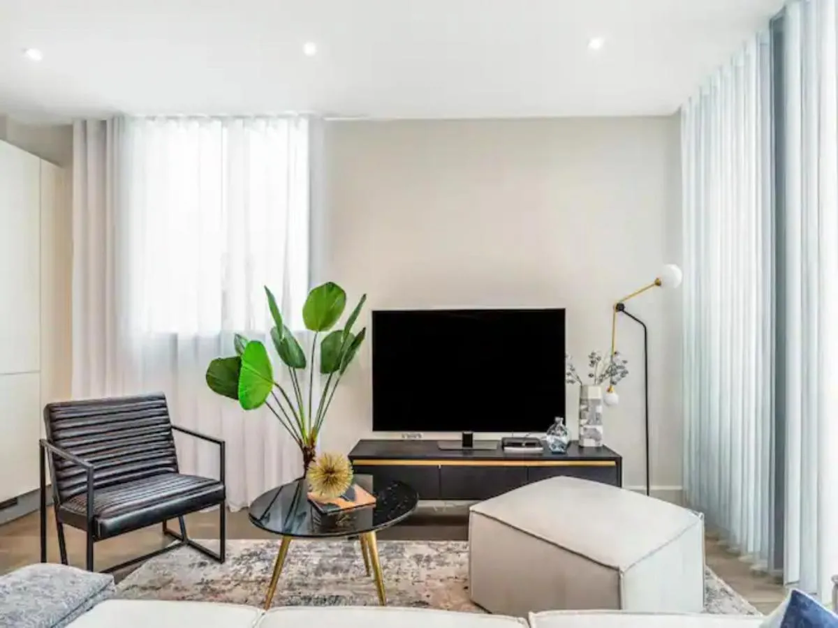Image 5 of Contemporary Fulham Penthouse with Large Balcony – Pass the Keys