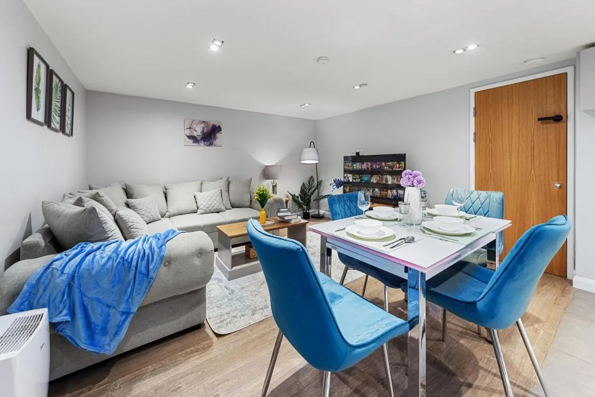 Image 4 of Contractor & Family Friendly, Central London Access, Mini Bar, AC