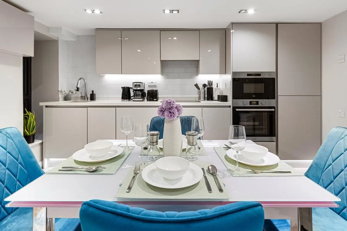 Image 5 of Contractor & Family Friendly, Central London Access, Mini Bar, AC