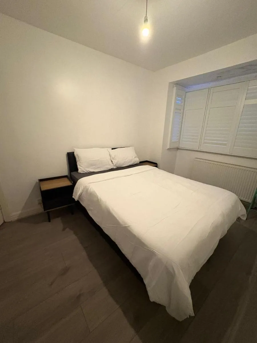 Image 5 of Convenient Northolt Home Near Tube & Parking
