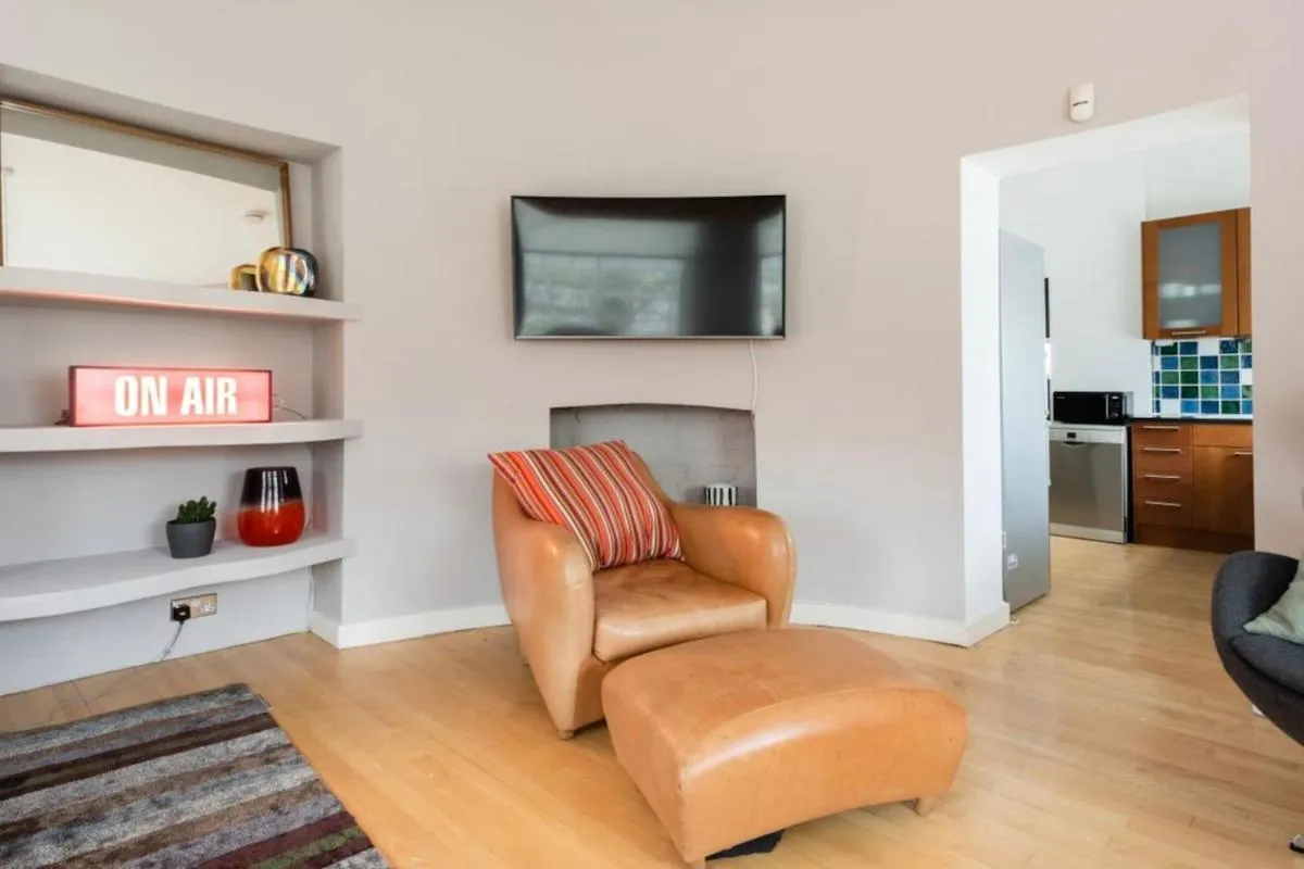Image 5 of Cool Holland Park APT near Park