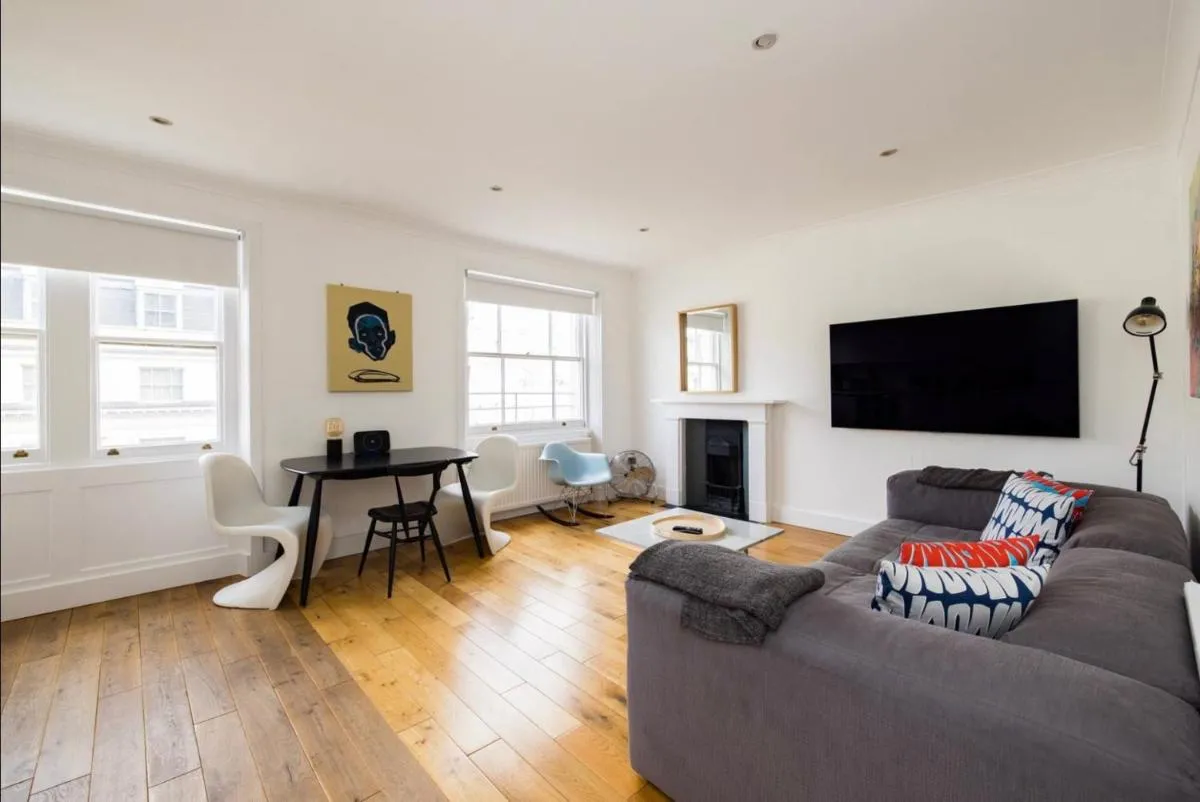 Image 5 of Cool, Quiet Notting Hill 2 BED APT