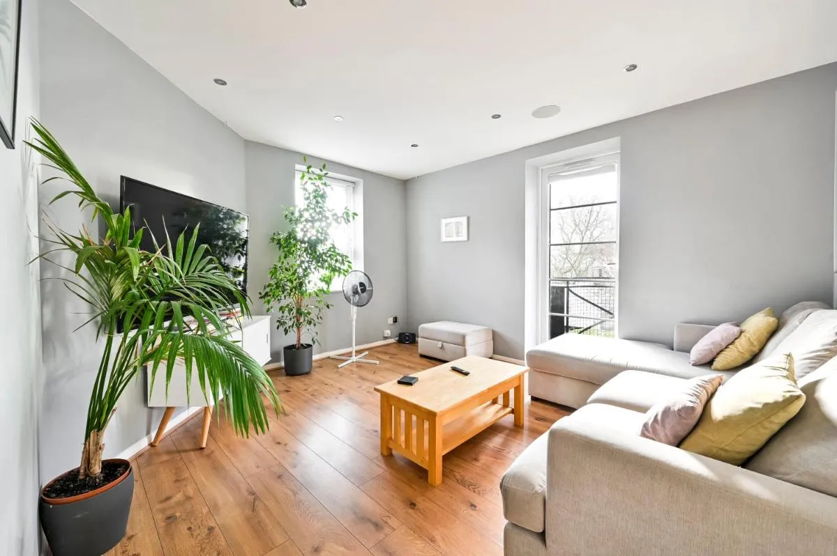 Image 3 of Cosy 1-Bed E15, sleeps 4, 1 min from tube Station Near O2 Arena