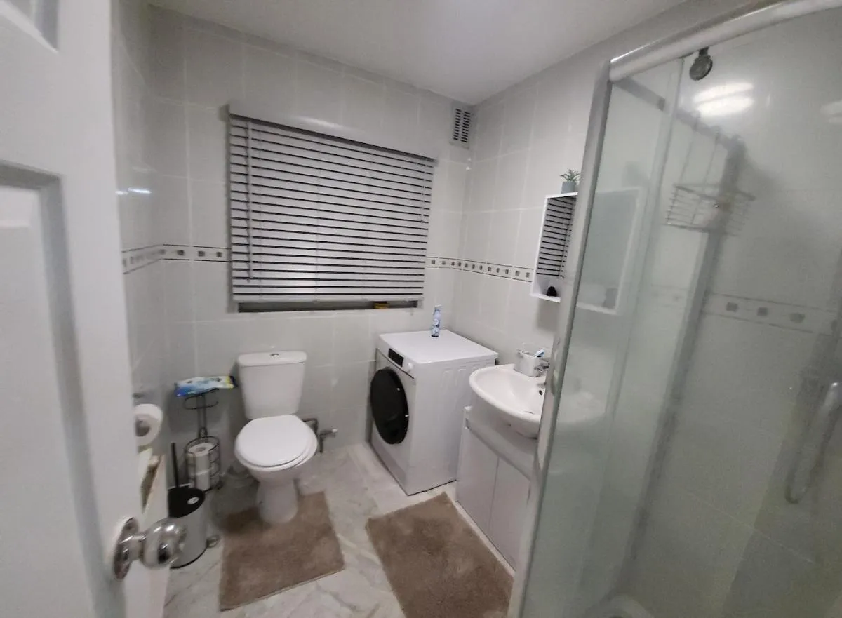Image 3 of Cosy 1st Floor Flat North London