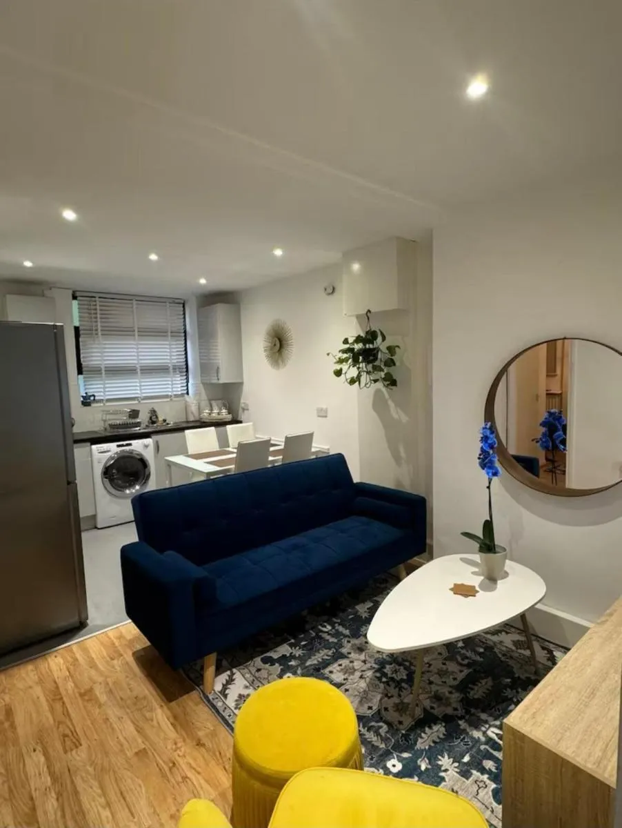 Image 3 of Cosy 2BR Flat Excellent Location