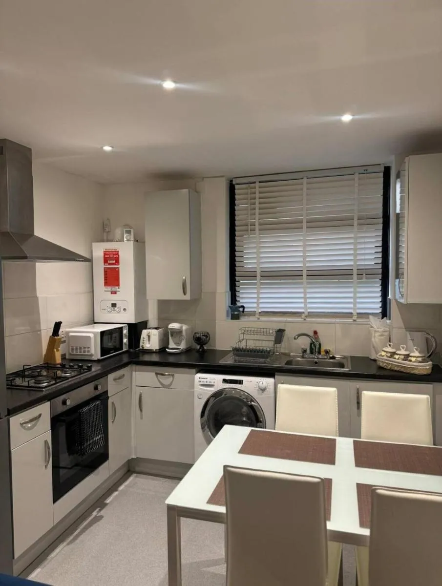 Image 4 of Cosy 2BR Flat Excellent Location