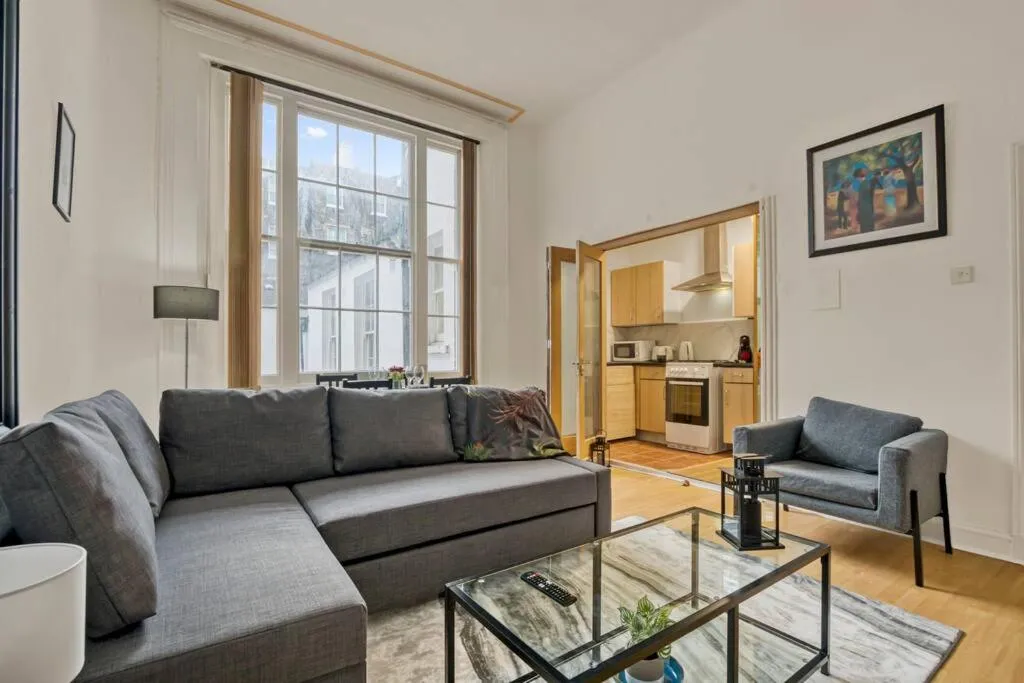 Image 4 of Cosy 2BR Retreat near Paddington Station