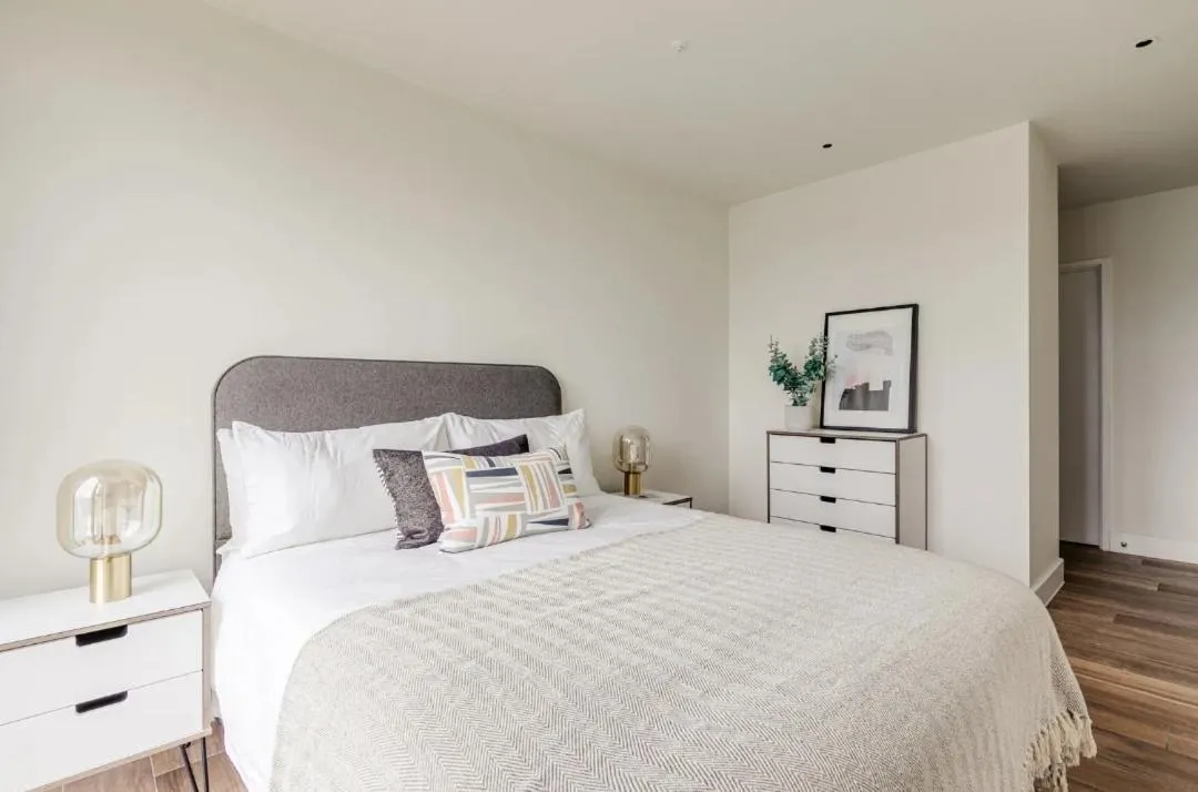 Image 2 of Cosy 2 Bed Flat London Cutty Sark Greenwich Close to Canary Wharf – Perfect for long stay