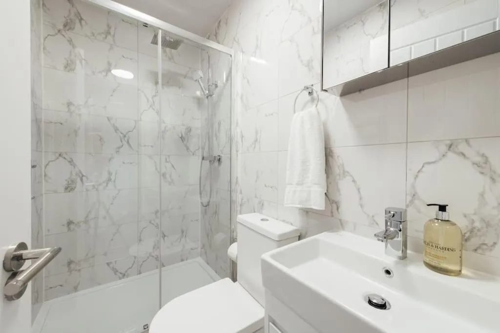 Image 3 of Cosy 2 Bedroom Flat in Ilford, London