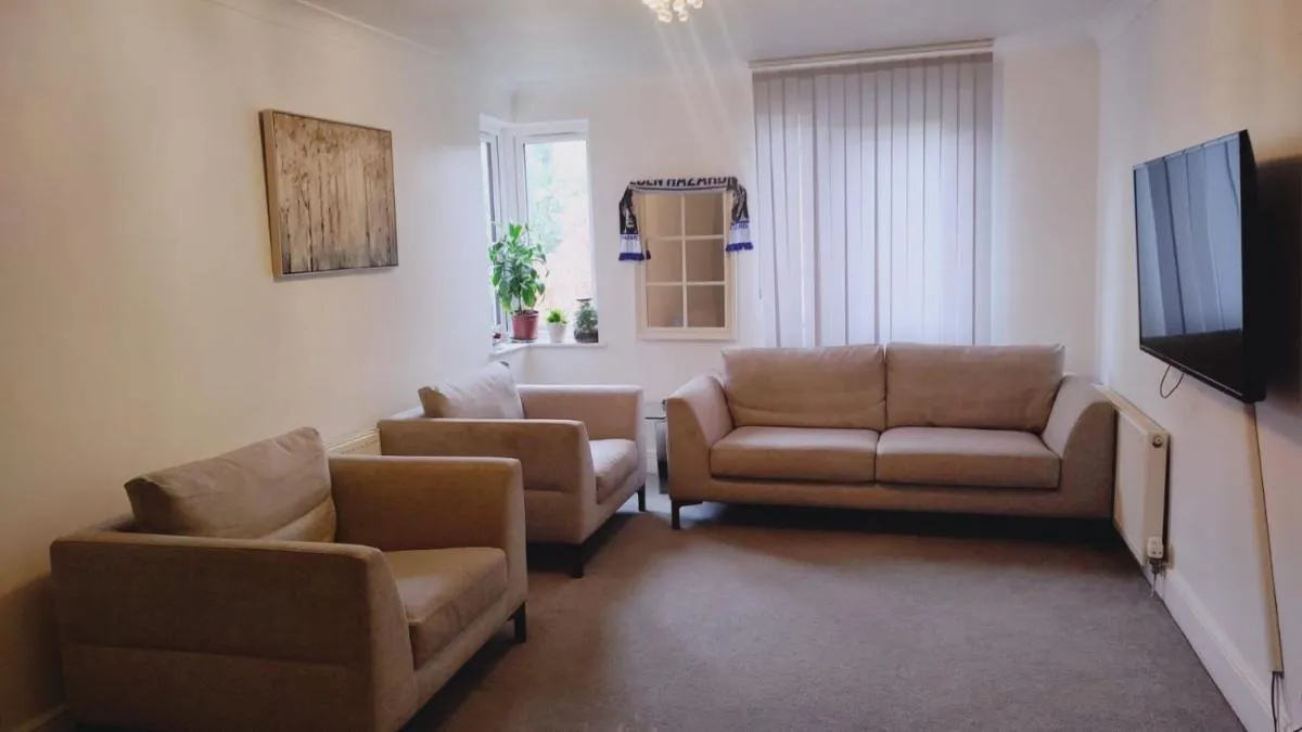 Image 4 of Cosy 2 bed 2 bath close to the station