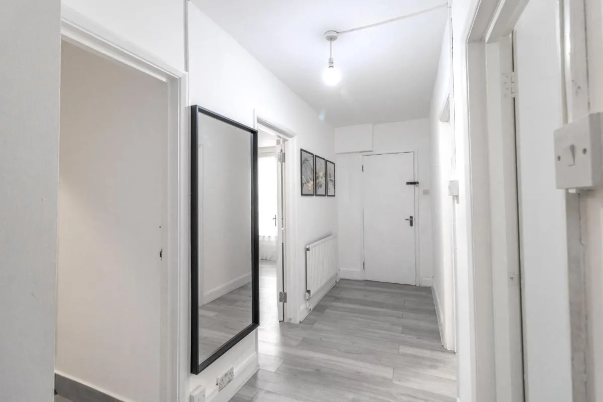 Image 3 of Cosy 3 Bed flat in Shepherds bush Sleeps 8 guest