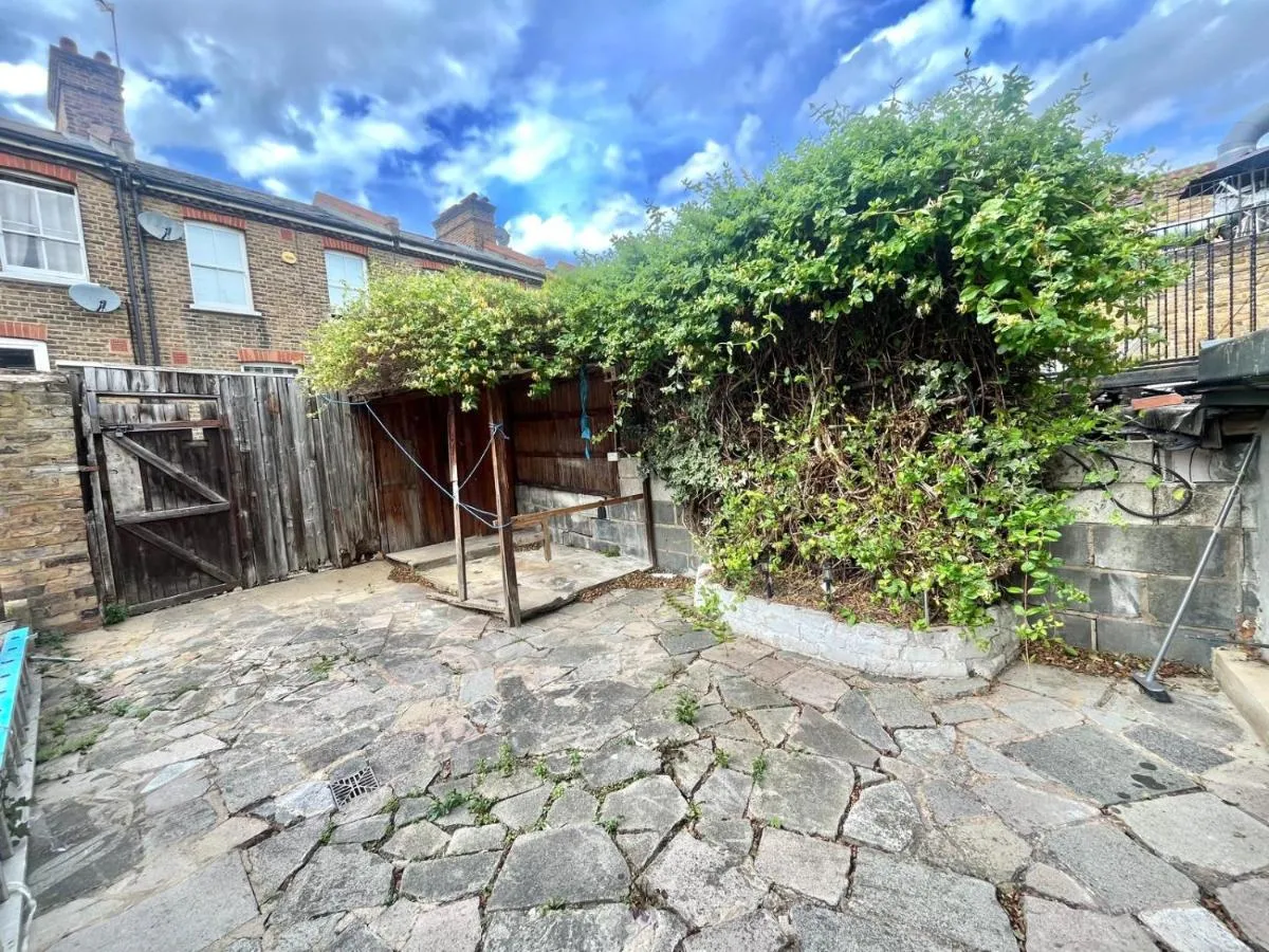Image 3 of Cosy 3 Bedroom Apartment Near The O2