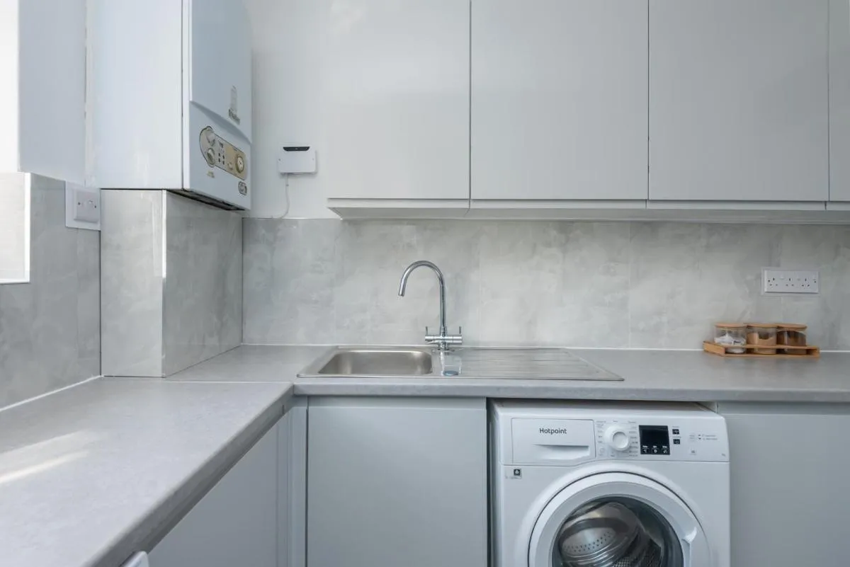 Image 5 of Cosy 4 bed near Greenwich Fast & Easy to Central London