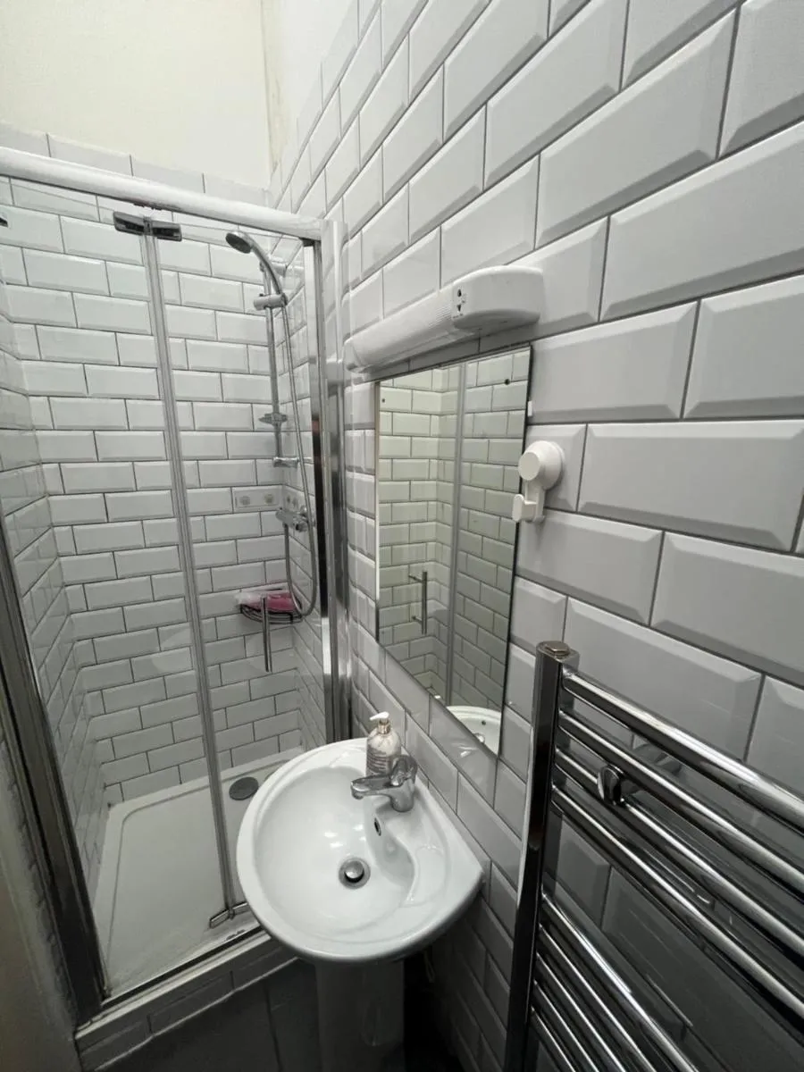 Image 3 of Cosy Camden 1 Bedroom Terrace Apartment