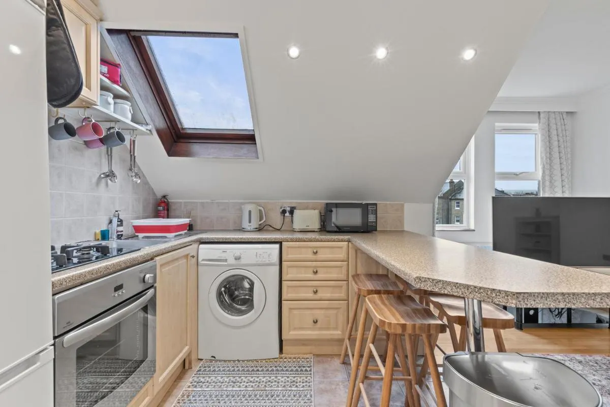 Image 4 of Cosy Flat In London