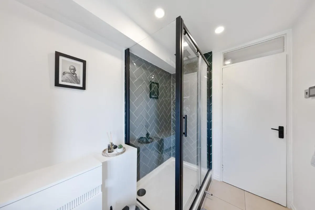 Image 3 of Cosy Flat with Stunning Views