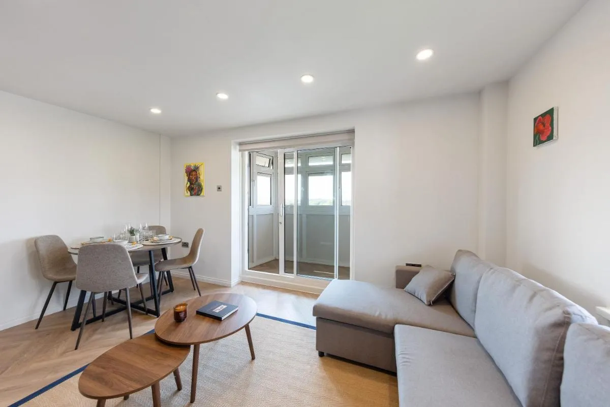 Image 4 of Cosy Flat with Stunning Views