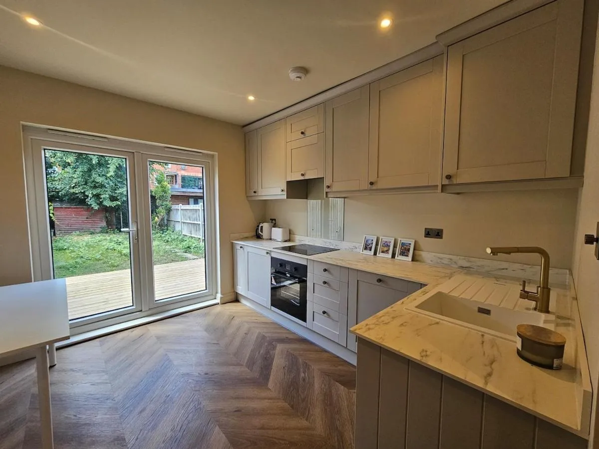 Image 3 of Cosy Garden Flat in Wimbledon