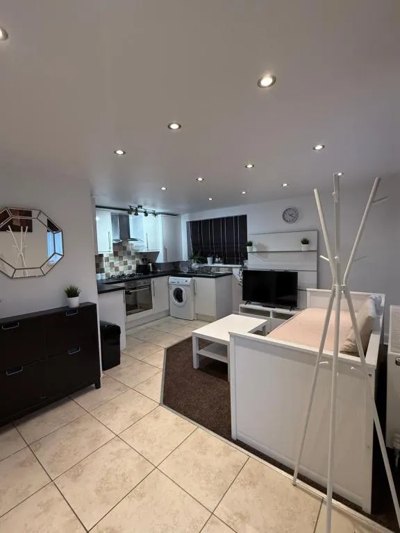 Image 1 of Cosy Guest Suite, West London