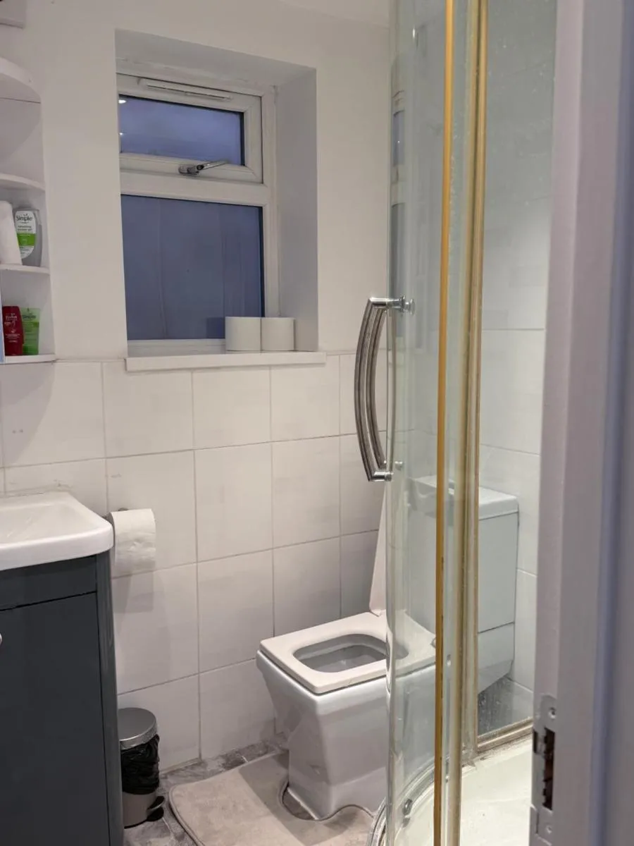 Image 3 of Cosy Guest Suite, West London