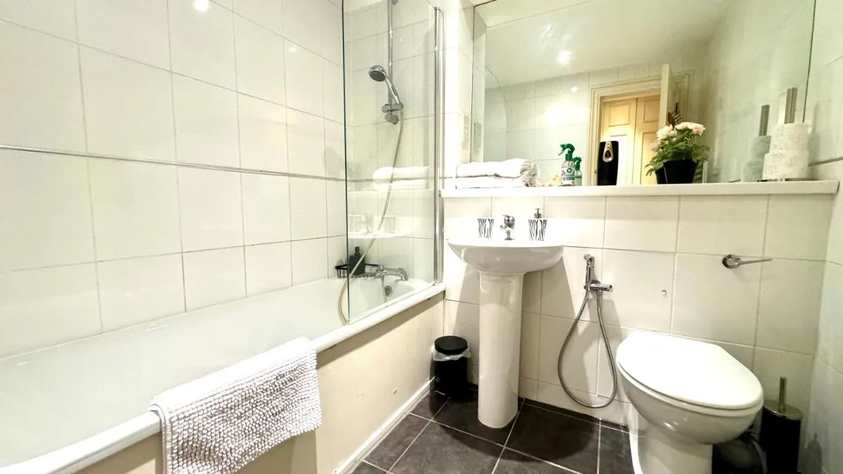 Image 3 of Cosy Hidden Gem Central London
