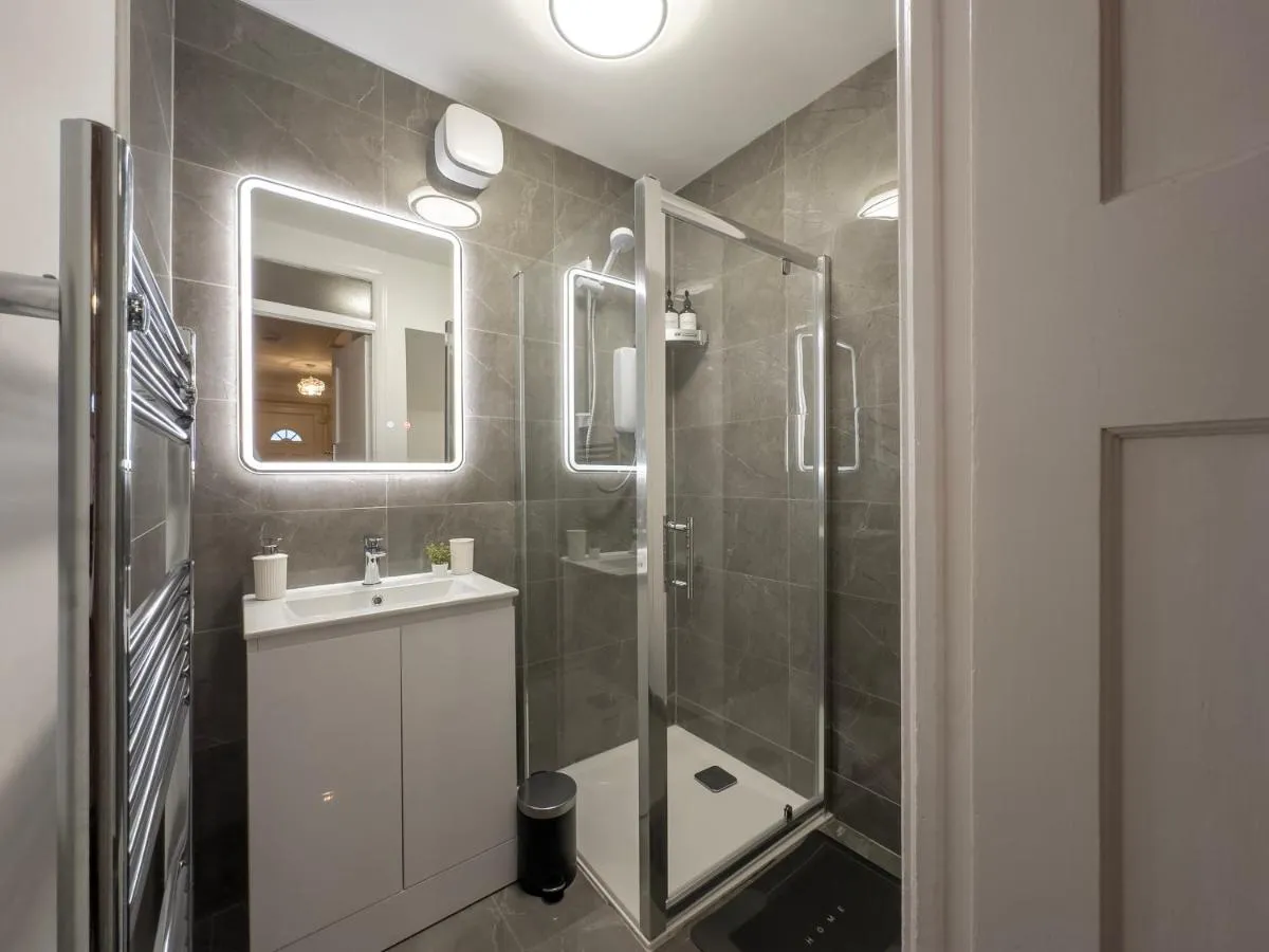 Image 4 of Cosy Home By Wembley Stadium