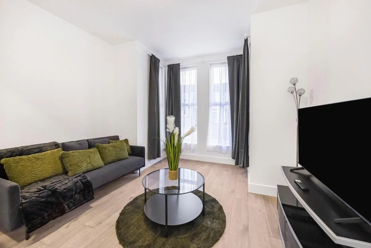 Image 5 of Cosy Home In London – 4 Sleeper