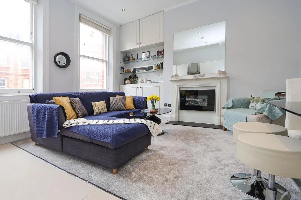 Image 4 of Cosy Kensington flat, 2 min to tube
