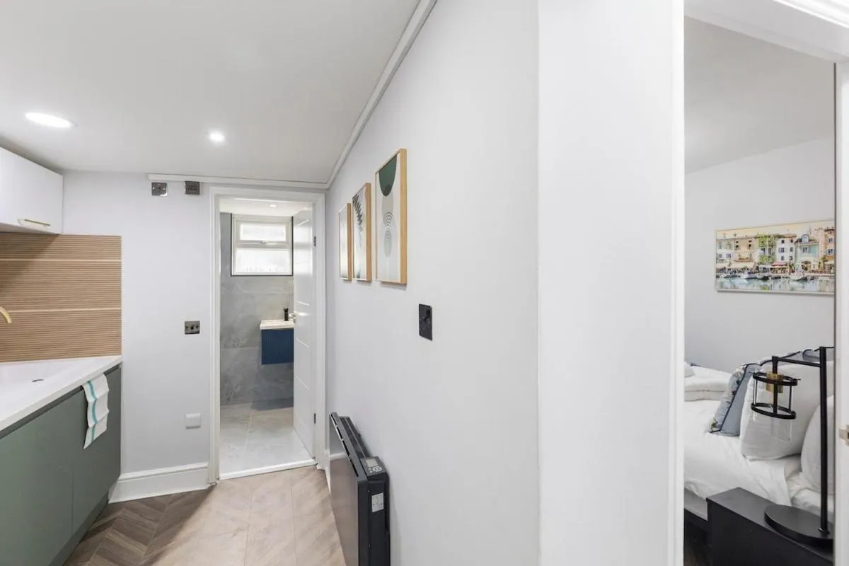 Image 3 of Cosy London Gem next Transport easy access to Central London