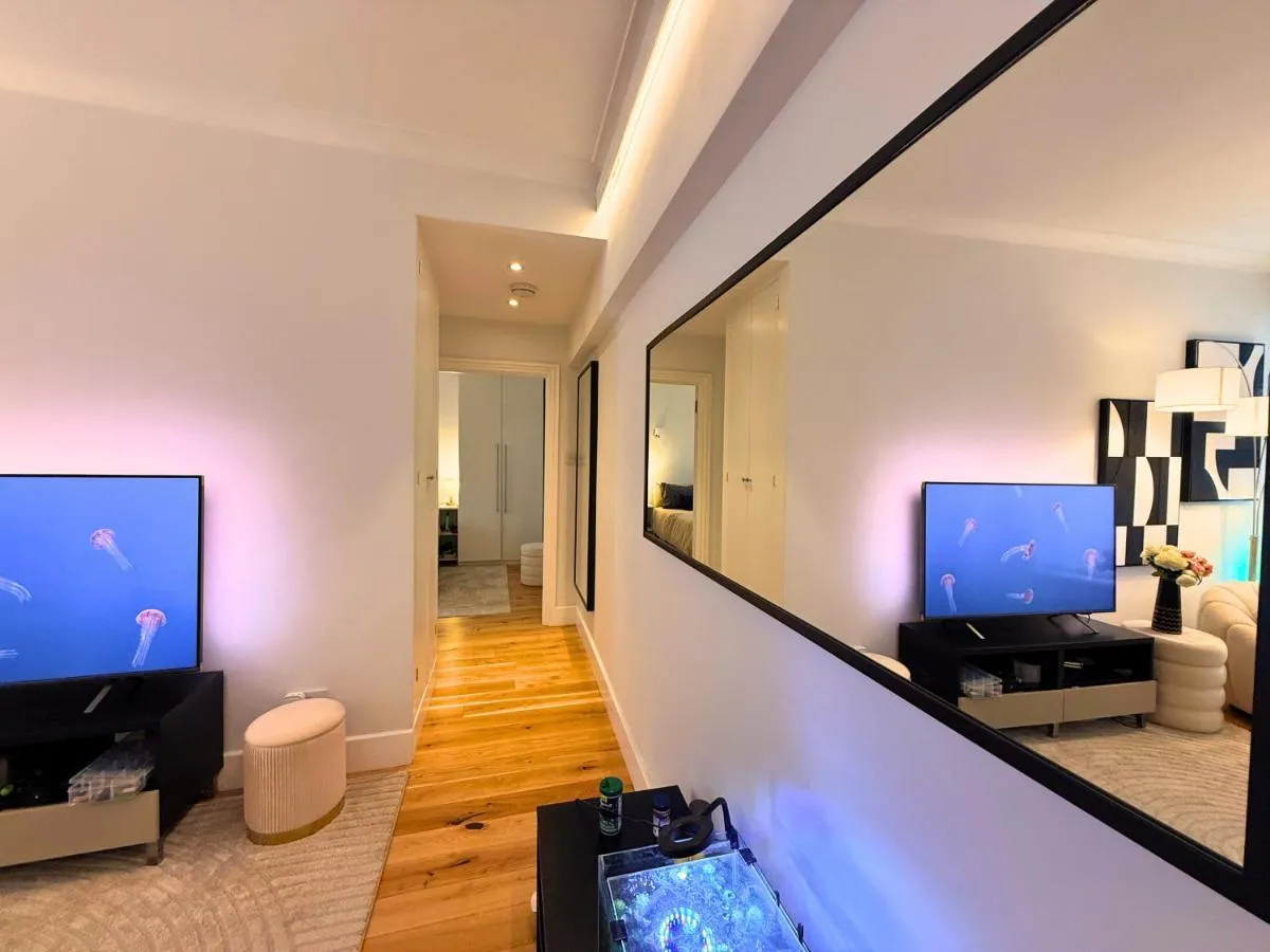 Image 4 of Cosy Mayfair Hideout on Prestigious Street