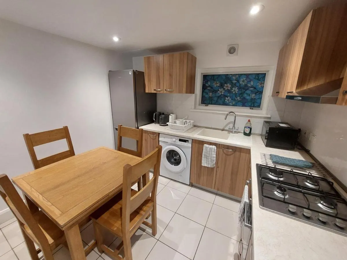 Image 4 of Cosy North Kensington Family apartment for 4 persons – Children stay free Netflix in all bedrooms Close to underground and overground stations – very convenient for Wembley Stadium
