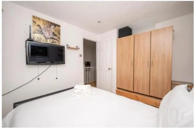 Image 3 of Cosy ,Private Accommodation