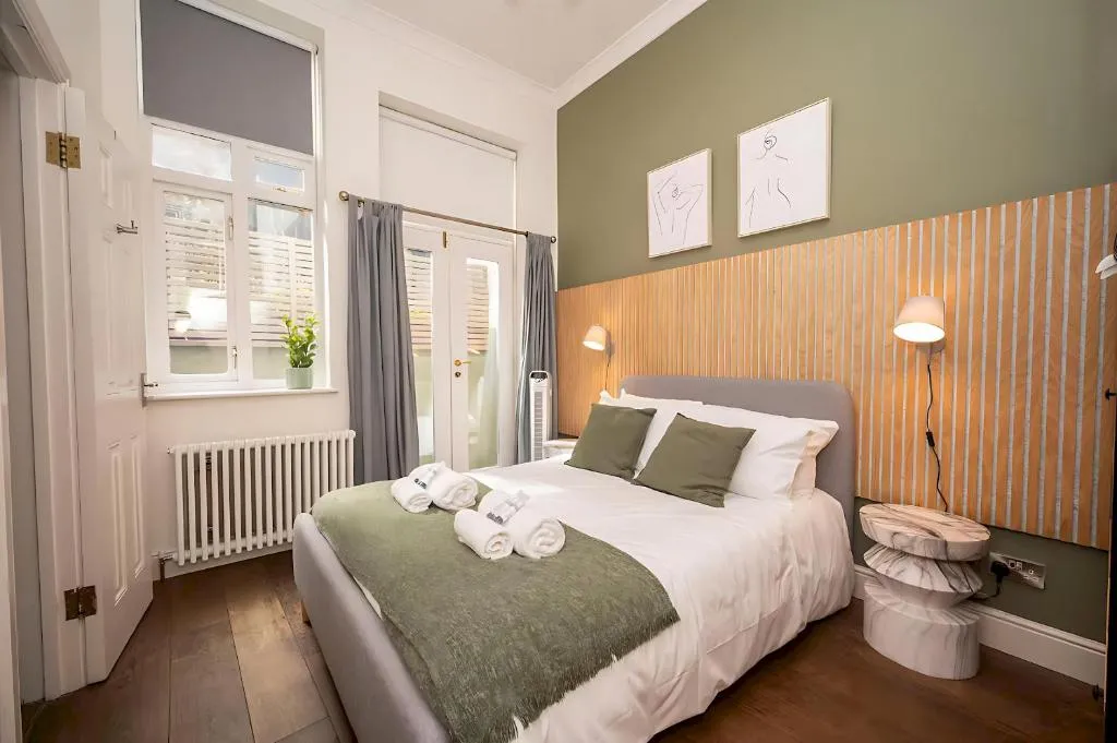 Cosy Retreat for Two off Upper St, Islington – Pass the Keys