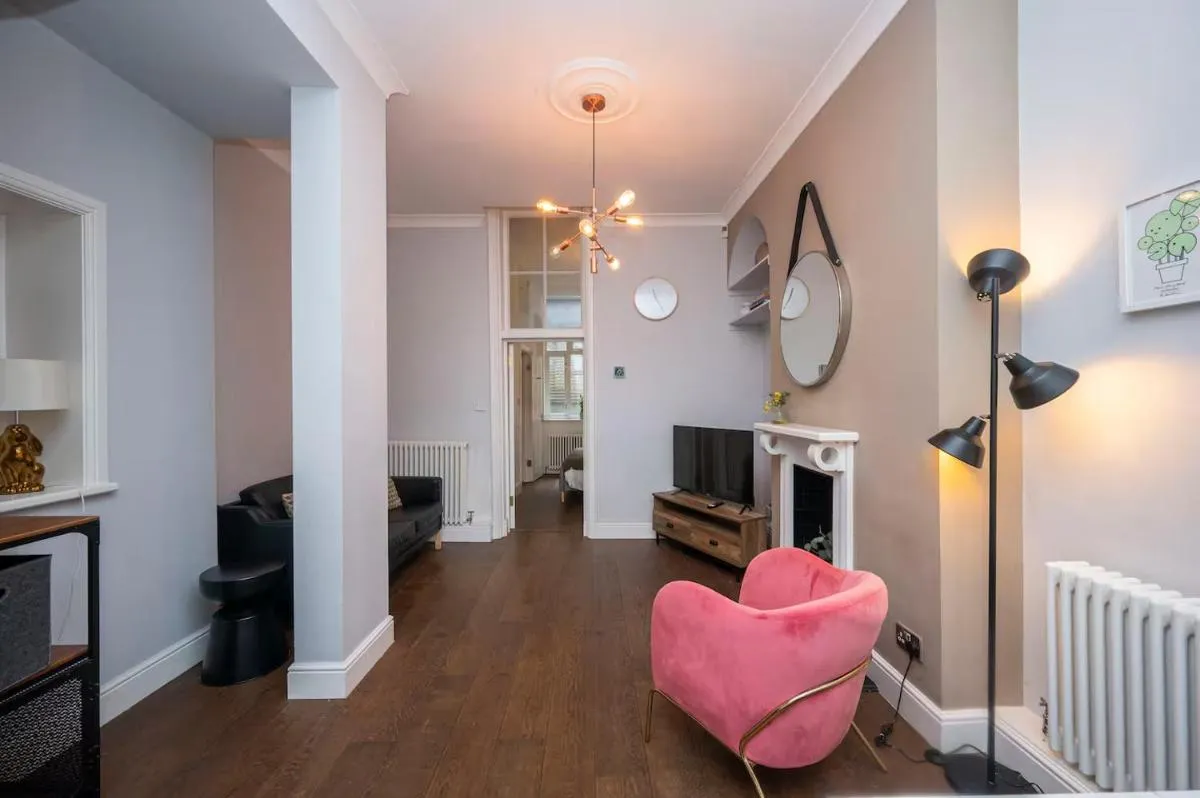 Image 4 of Cosy Retreat for Two off Upper St, Islington – Pass the Keys