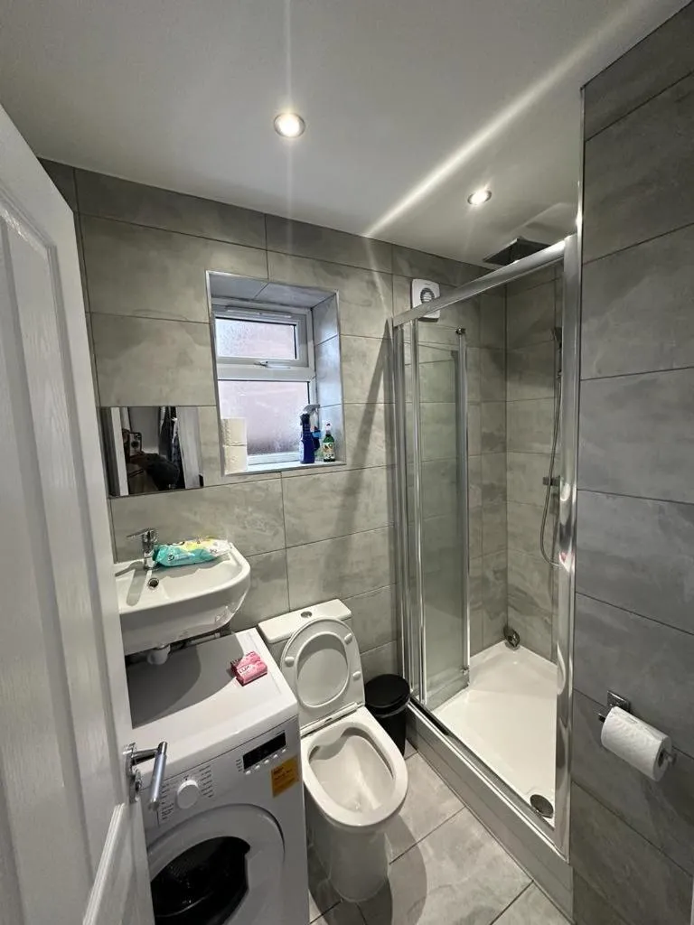 Image 4 of Cosy Smart/Small Double Room in Keedonwood Road Bromley