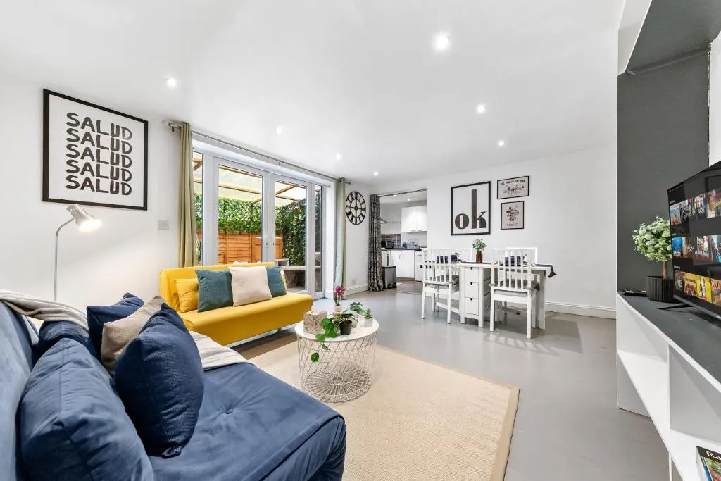 Cosy Two Bedroom Luxury Living – Central London Hideaway Cottage Paddington & Westminster