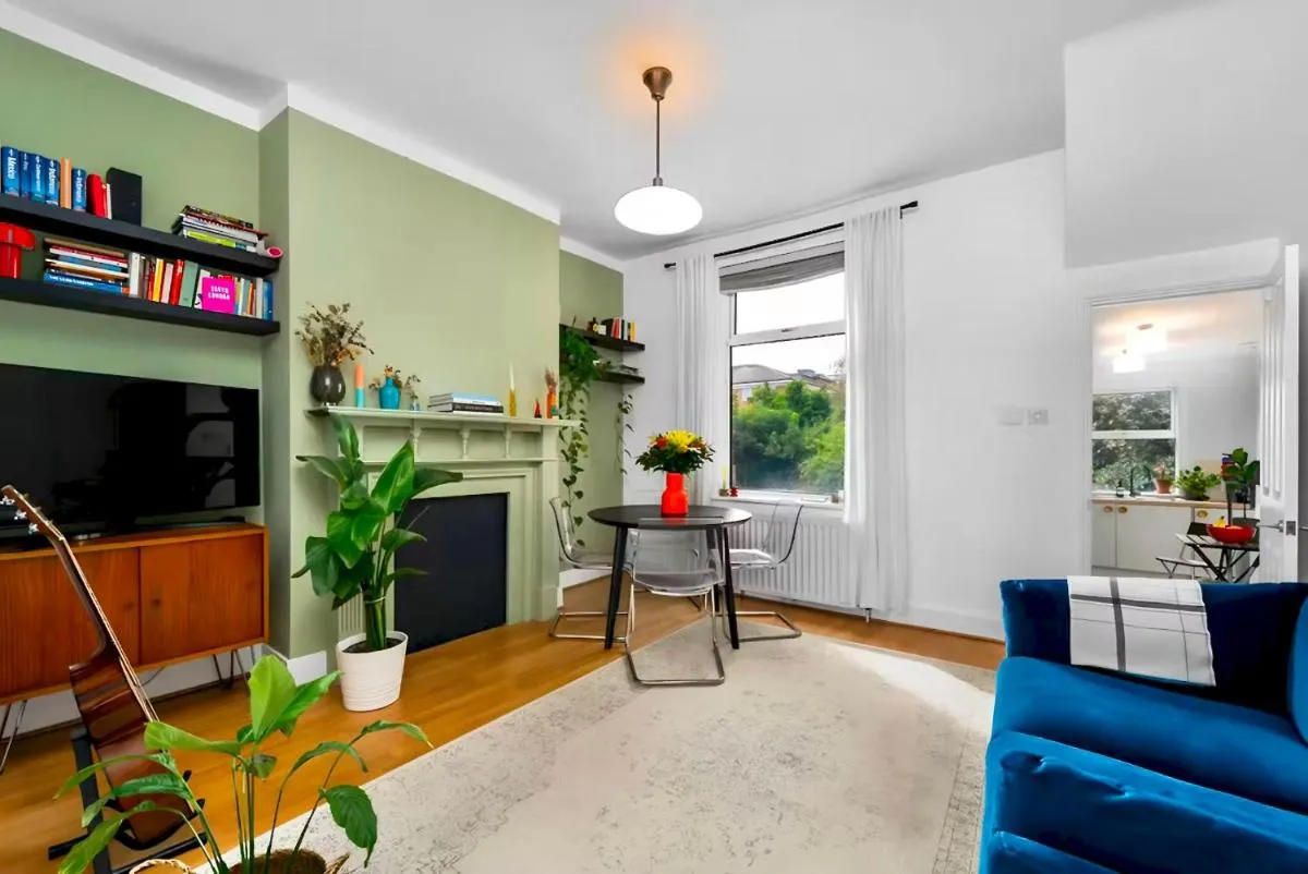 Image 5 of Cosy Victorian Flat