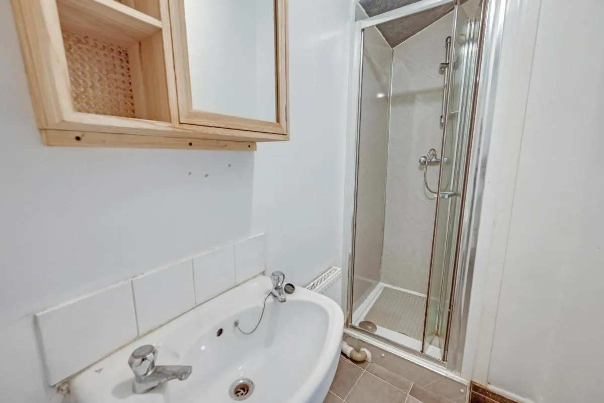 Image 3 of Cosy & Comfy Tottenham Apartment Sleeps 4