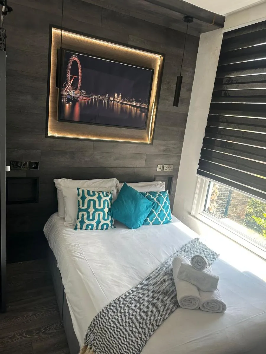 Image 4 of Cosy and Modern Studio – 10 min to Underground Station