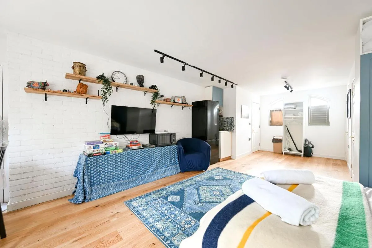 Image 5 of Cosy and Spacious Studio in Richmond London