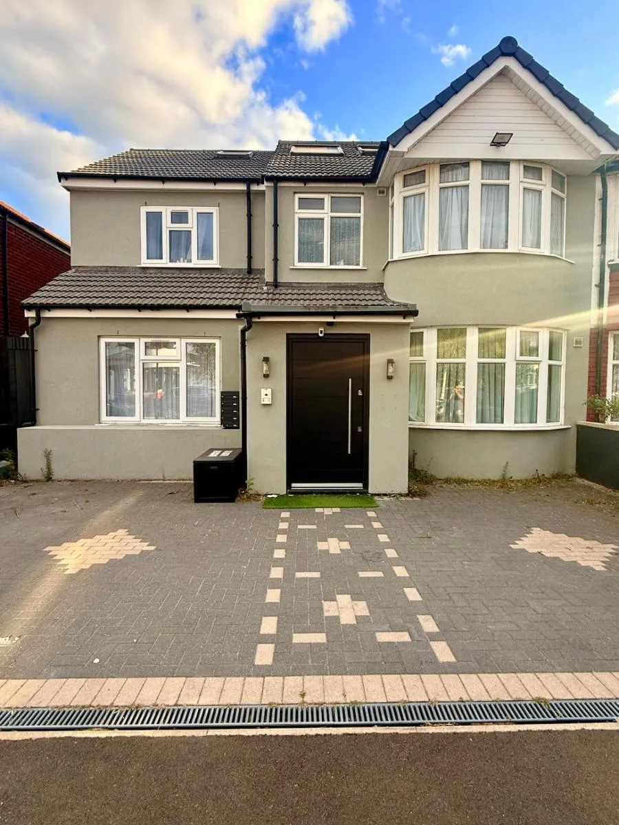 Image 3 of Cosy home, Private garden, Quite, 2 bed & sofa bed
