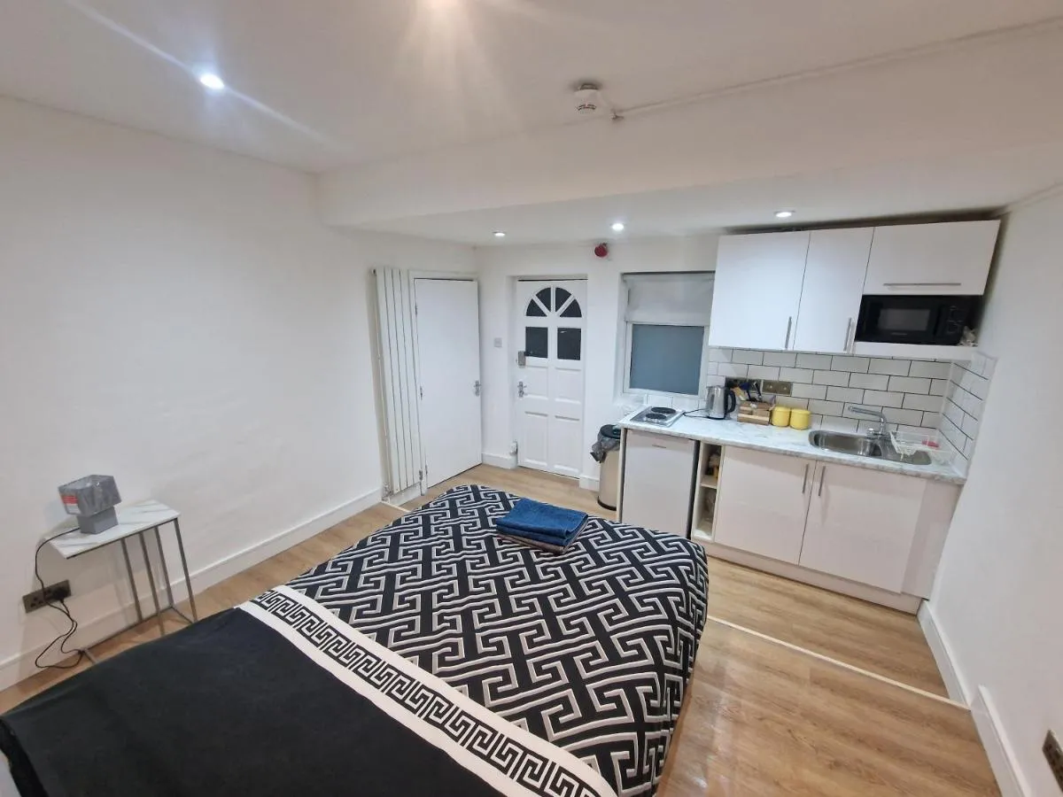 Image 3 of Cosy studio by Emirates Stadium 1 stop to Eurostar