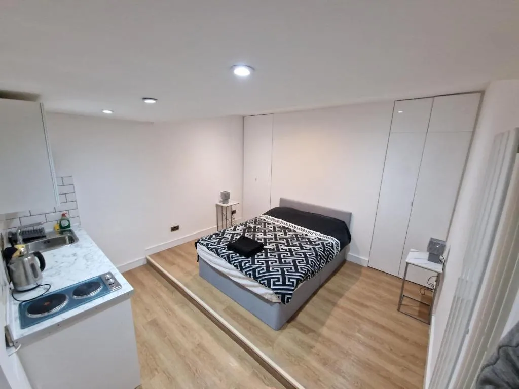 Image 1 of Cosy studio by Emirates Stadium 1 stop to Eurostar